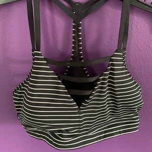 Size large Victoria’s Secret sports bra NWT